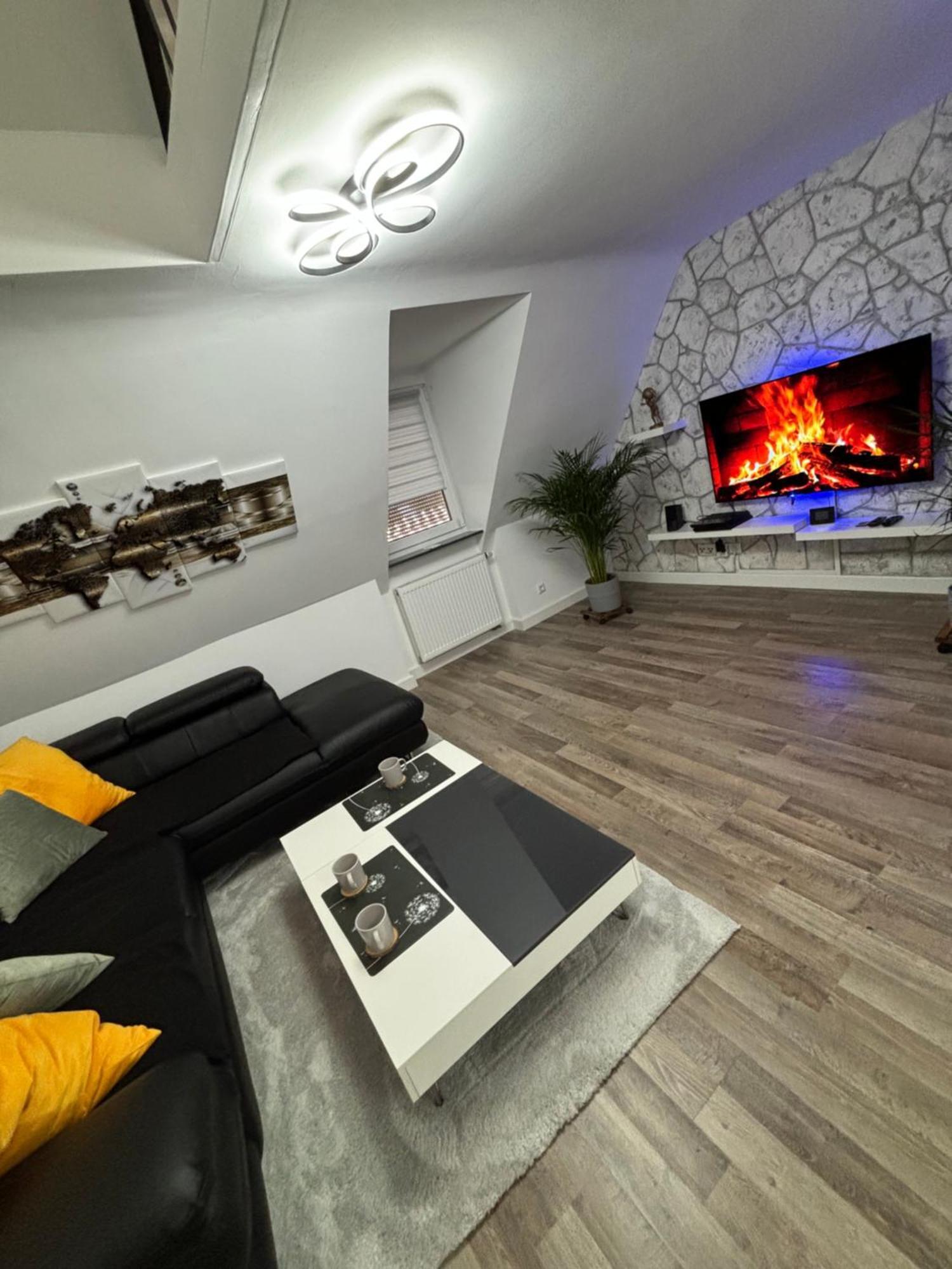 Moderne Deluxe 3-zi Eigentums- Maisonette-wohnung Ibm Bertrandt Mercedes Apartment *