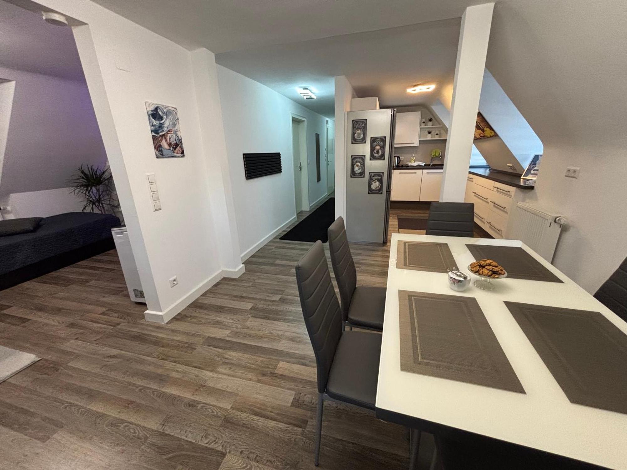 Apartment Moderne Deluxe 3-zi Eigentums- Maisonette-wohnung Ibm Bertrandt Mercedes