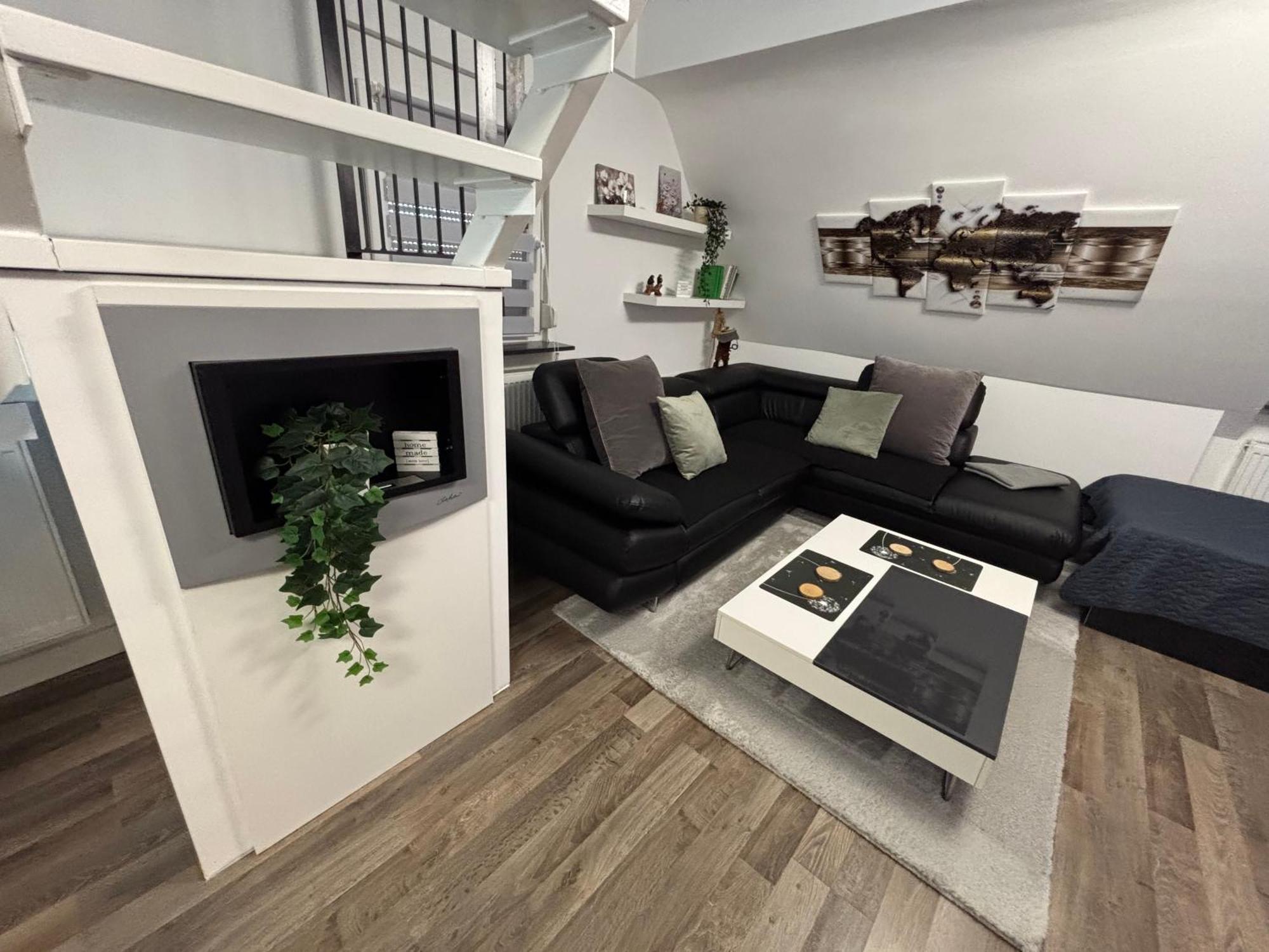 Apartment Moderne Deluxe 3-zi Eigentums- Maisonette-wohnung Ibm Bertrandt Mercedes