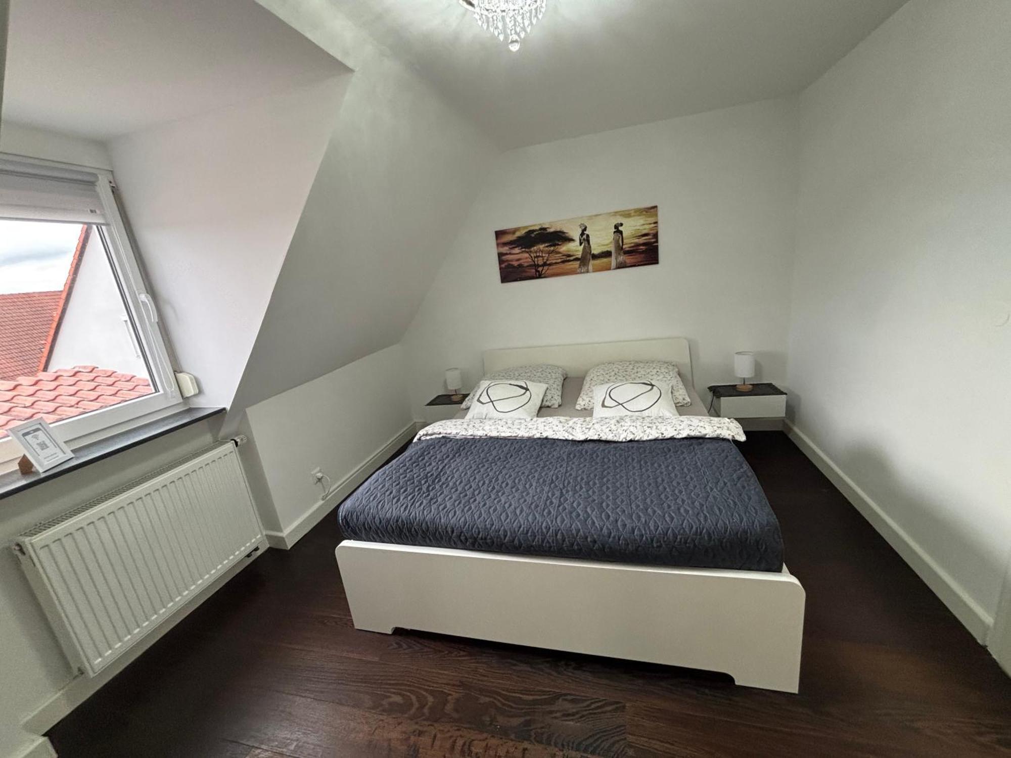 Moderne Deluxe 3-zi Eigentums- Maisonette-wohnung Ibm Bertrandt Mercedes *