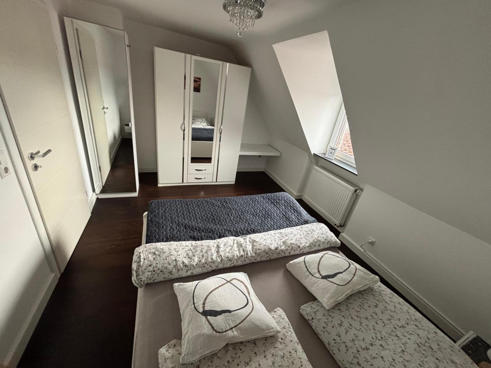 Moderne Deluxe 3-zi Eigentums- Maisonette-wohnung Ibm Bertrandt Mercedes Ehningen